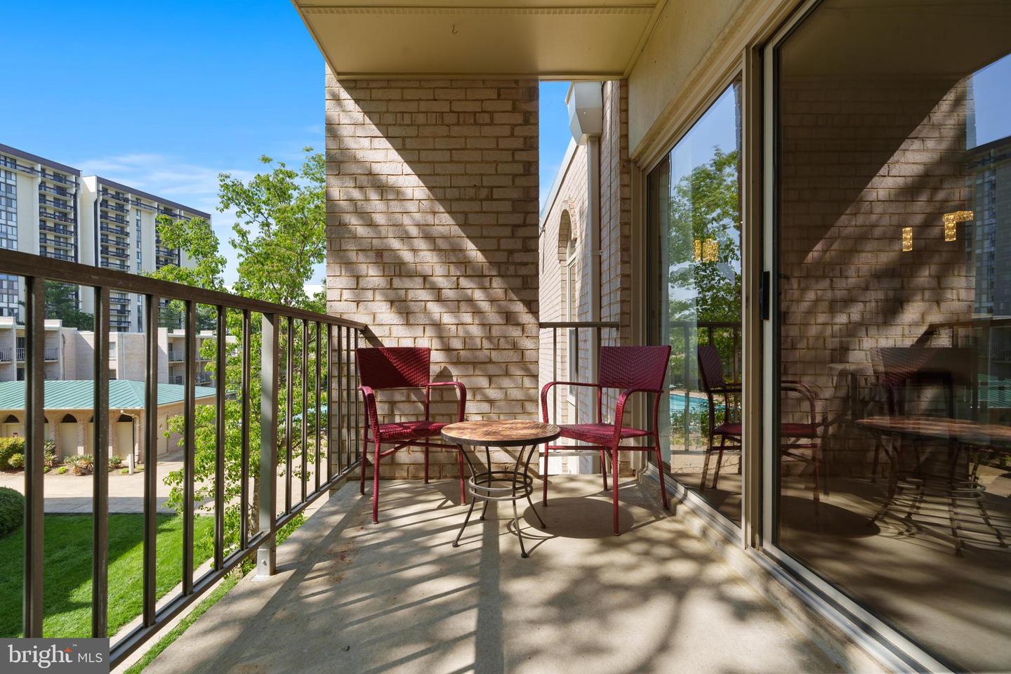 18 CANTERBURY SQ #302, ALEXANDRIA, Virginia 22304, 1 Bedroom Bedrooms, ,1 BathroomBathrooms,Residential,For sale,18 CANTERBURY SQ #302,VAAX2044376 MLS # VAAX2044376