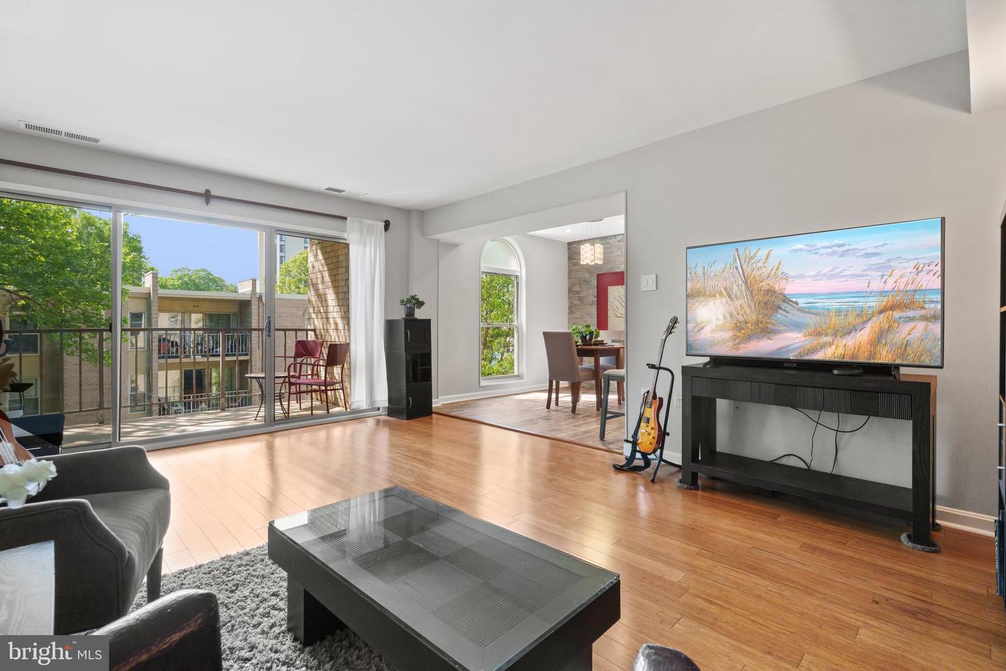 18 CANTERBURY SQ #302, ALEXANDRIA, Virginia 22304, 1 Bedroom Bedrooms, ,1 BathroomBathrooms,Residential,For sale,18 CANTERBURY SQ #302,VAAX2044376 MLS # VAAX2044376