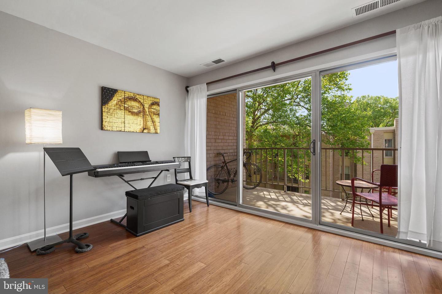 18 CANTERBURY SQ #302, ALEXANDRIA, Virginia 22304, 1 Bedroom Bedrooms, ,1 BathroomBathrooms,Residential,For sale,18 CANTERBURY SQ #302,VAAX2044376 MLS # VAAX2044376