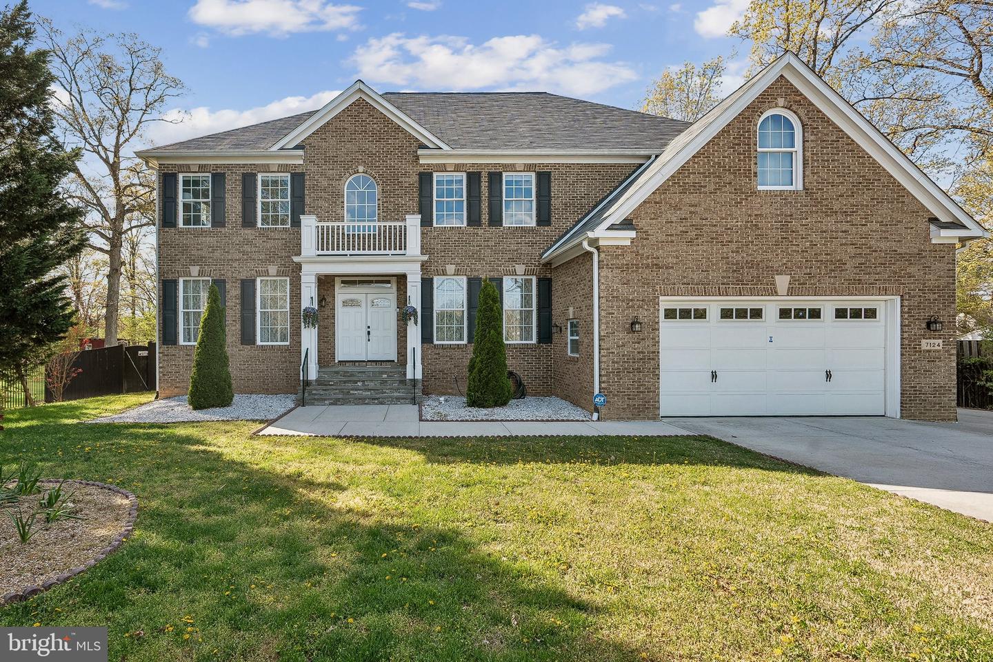 7124 BEULAH ST, ALEXANDRIA, Virginia 22315, 6 Bedrooms Bedrooms, ,5 BathroomsBathrooms,Residential,For sale,7124 BEULAH ST,VAFX2236420 MLS # VAFX2236420