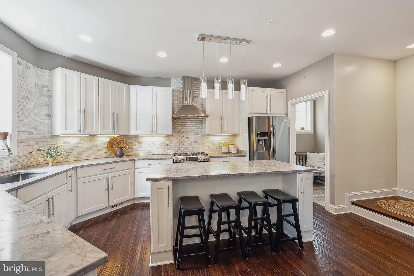 7124 BEULAH ST, ALEXANDRIA, Virginia 22315, 6 Bedrooms Bedrooms, ,5 BathroomsBathrooms,Residential,For sale,7124 BEULAH ST,VAFX2236420 MLS # VAFX2236420