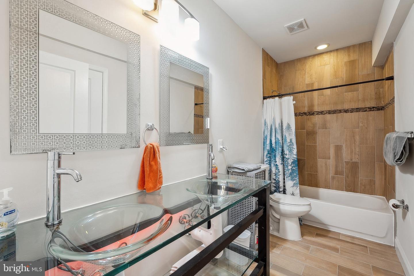 7124 BEULAH ST, ALEXANDRIA, Virginia 22315, 6 Bedrooms Bedrooms, ,5 BathroomsBathrooms,Residential,For sale,7124 BEULAH ST,VAFX2236420 MLS # VAFX2236420