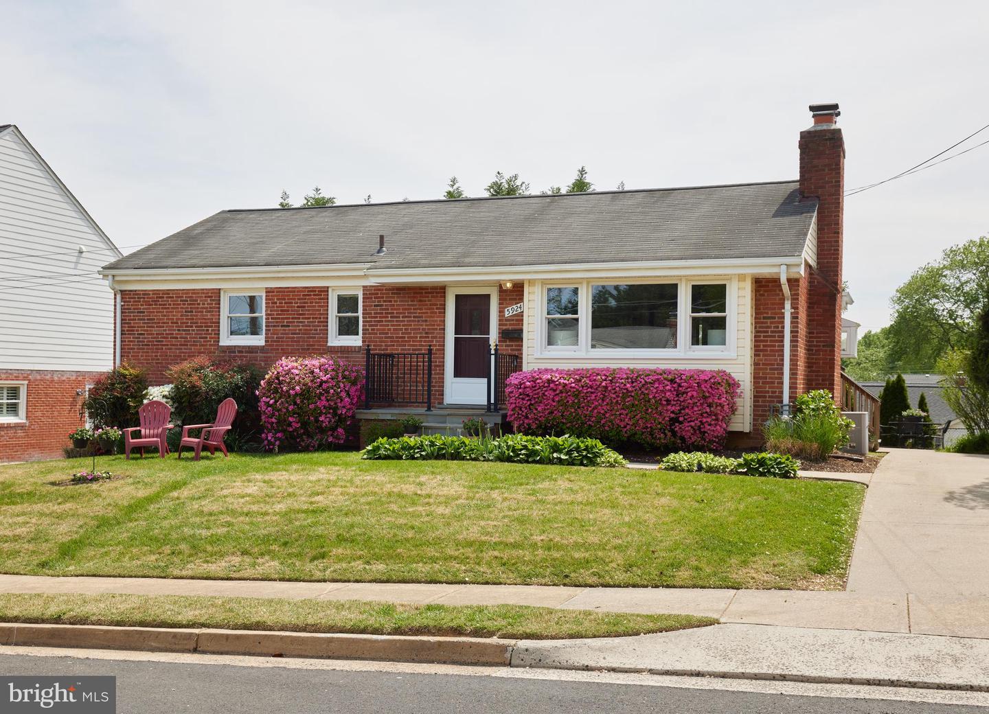 5924 2ND ST N, ARLINGTON, Virginia 22203, 4 Bedrooms Bedrooms, ,2 BathroomsBathrooms,Residential,For sale,5924 2ND ST N,VAAR2056550 MLS # VAAR2056550