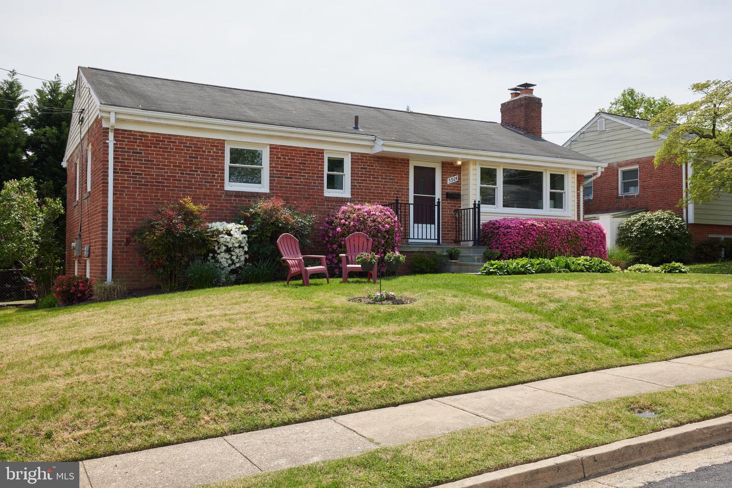 5924 2ND ST N, ARLINGTON, Virginia 22203, 4 Bedrooms Bedrooms, ,2 BathroomsBathrooms,Residential,For sale,5924 2ND ST N,VAAR2056550 MLS # VAAR2056550