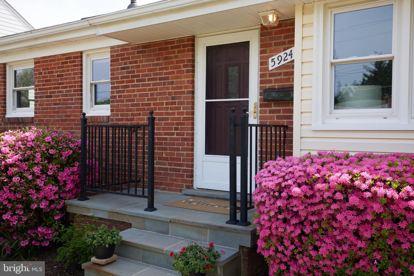 5924 2ND ST N, ARLINGTON, Virginia 22203, 4 Bedrooms Bedrooms, ,2 BathroomsBathrooms,Residential,For sale,5924 2ND ST N,VAAR2056550 MLS # VAAR2056550
