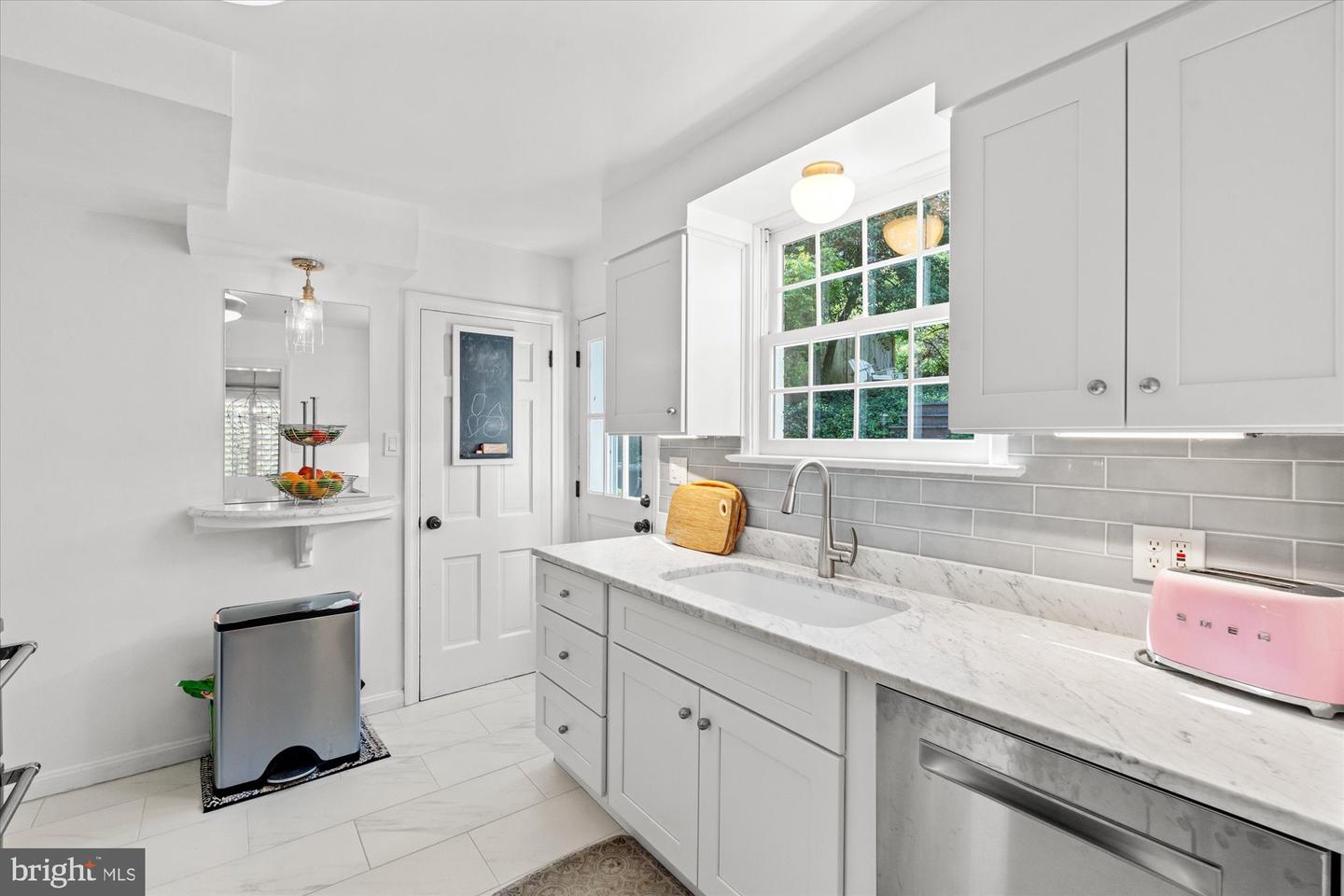 3306 OLD DOMINION BLVD, ALEXANDRIA, Virginia 22305, 3 Bedrooms Bedrooms, ,2 BathroomsBathrooms,Residential,For sale,3306 OLD DOMINION BLVD,VAAX2044600 MLS # VAAX2044600