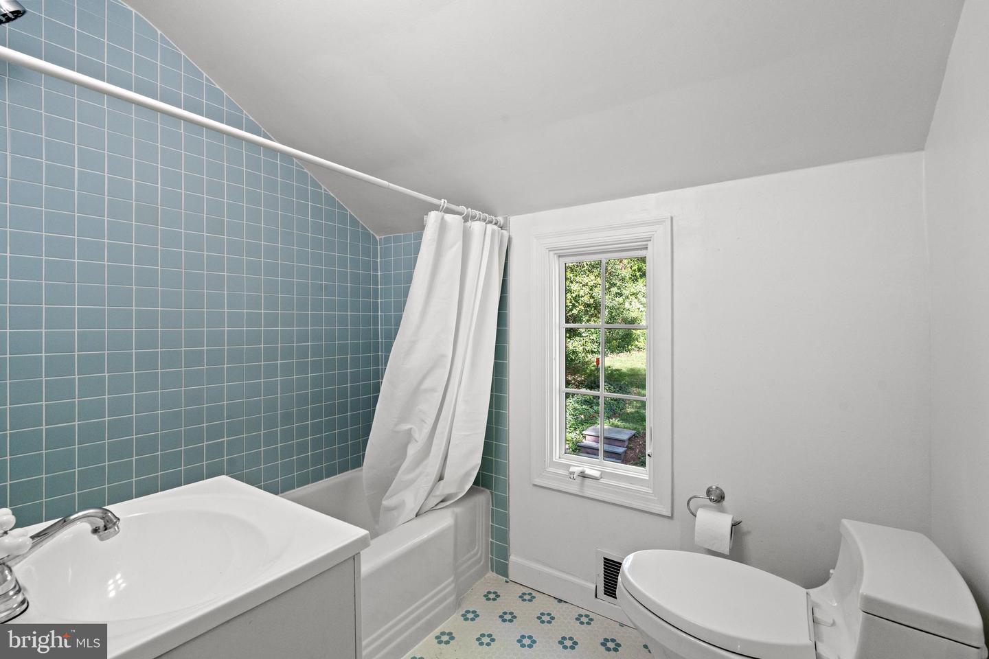 3306 OLD DOMINION BLVD, ALEXANDRIA, Virginia 22305, 3 Bedrooms Bedrooms, ,2 BathroomsBathrooms,Residential,For sale,3306 OLD DOMINION BLVD,VAAX2044600 MLS # VAAX2044600