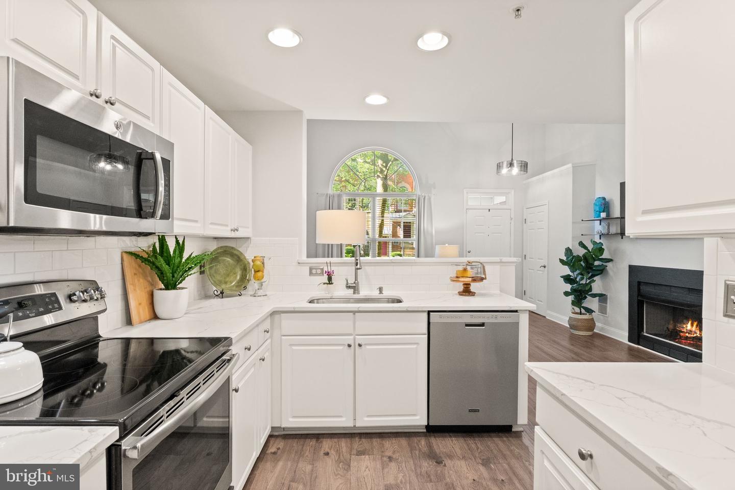 1926 CRESCENT PARK DR #30A, RESTON, Virginia 20190, 2 Bedrooms Bedrooms, ,2 BathroomsBathrooms,Residential,For sale,1926 CRESCENT PARK DR #30A,VAFX2236526 MLS # VAFX2236526