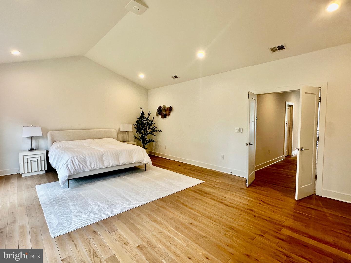 2033 GRIFFITH RD, FALLS CHURCH, Virginia 22043, 6 Bedrooms Bedrooms, ,5 BathroomsBathrooms,Residential,For sale,2033 GRIFFITH RD,VAFX2236646 MLS # VAFX2236646
