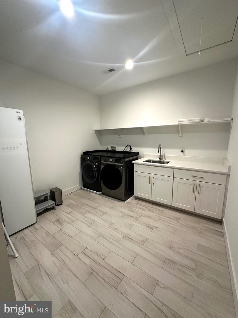 2033 GRIFFITH RD, FALLS CHURCH, Virginia 22043, 6 Bedrooms Bedrooms, ,5 BathroomsBathrooms,Residential,For sale,2033 GRIFFITH RD,VAFX2236646 MLS # VAFX2236646