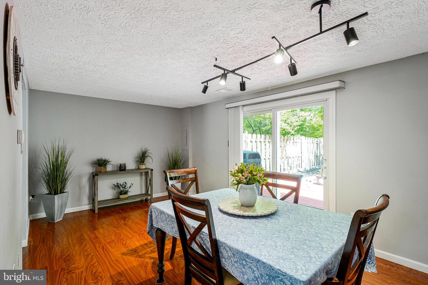 8177 WILLOWDALE CT, SPRINGFIELD, Virginia 22153, 3 Bedrooms Bedrooms, ,1 BathroomBathrooms,Residential,For sale,8177 WILLOWDALE CT,VAFX2236650 MLS # VAFX2236650