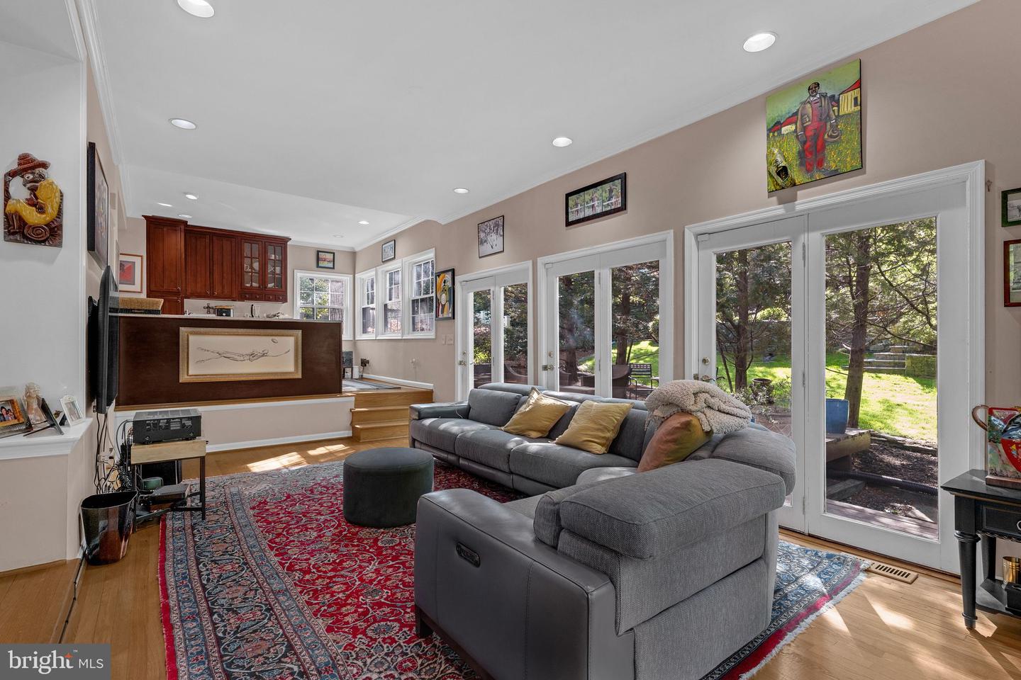 6679 32ND PL NW, WASHINGTON, District Of Columbia 20015, 4 Bedrooms Bedrooms, ,4 BathroomsBathrooms,Residential,For sale,6679 32ND PL NW,DCDC2197630 MLS # DCDC2197630