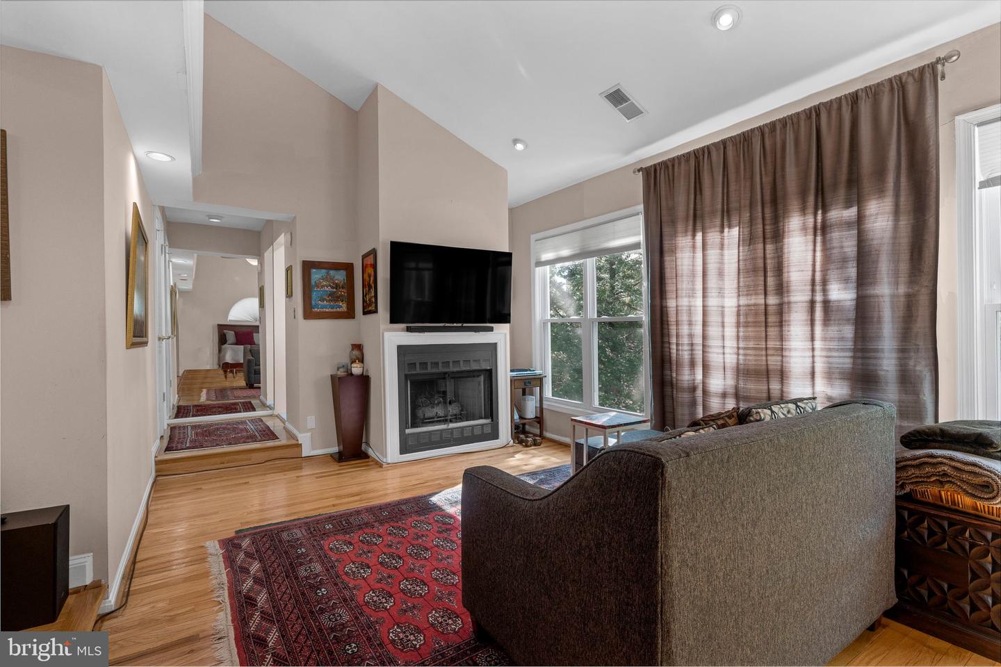 6679 32ND PL NW, WASHINGTON, District Of Columbia 20015, 4 Bedrooms Bedrooms, ,4 BathroomsBathrooms,Residential,For sale,6679 32ND PL NW,DCDC2197630 MLS # DCDC2197630