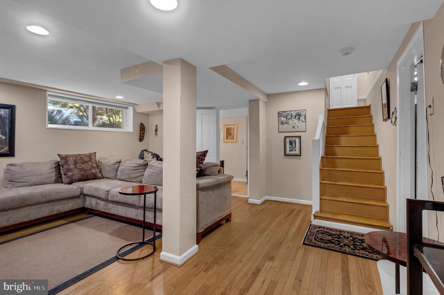 6679 32ND PL NW, WASHINGTON, District Of Columbia 20015, 4 Bedrooms Bedrooms, ,4 BathroomsBathrooms,Residential,For sale,6679 32ND PL NW,DCDC2197630 MLS # DCDC2197630