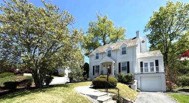 6679 32ND PL NW, WASHINGTON, District Of Columbia 20015, 4 Bedrooms Bedrooms, ,4 BathroomsBathrooms,Residential,For sale,6679 32ND PL NW,DCDC2197630 MLS # DCDC2197630