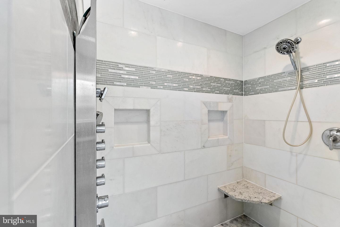 40220 HAYWOOD LN, LOVETTSVILLE, Virginia 20180, 3 Bedrooms Bedrooms, ,3 BathroomsBathrooms,Residential,For sale,40220 HAYWOOD LN,VALO2094902 MLS # VALO2094902