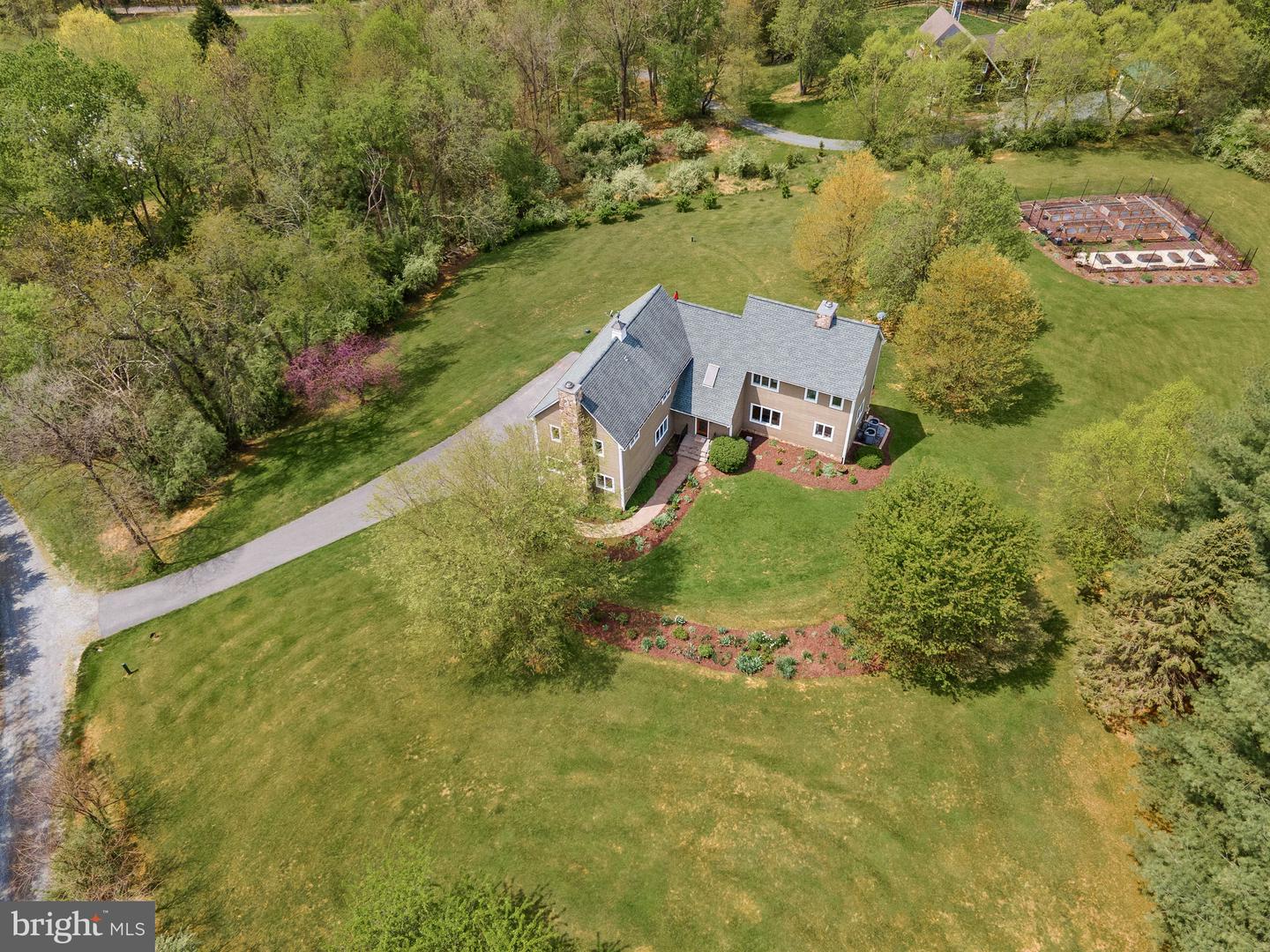 40220 HAYWOOD LN, LOVETTSVILLE, Virginia 20180, 3 Bedrooms Bedrooms, ,3 BathroomsBathrooms,Residential,For sale,40220 HAYWOOD LN,VALO2094902 MLS # VALO2094902