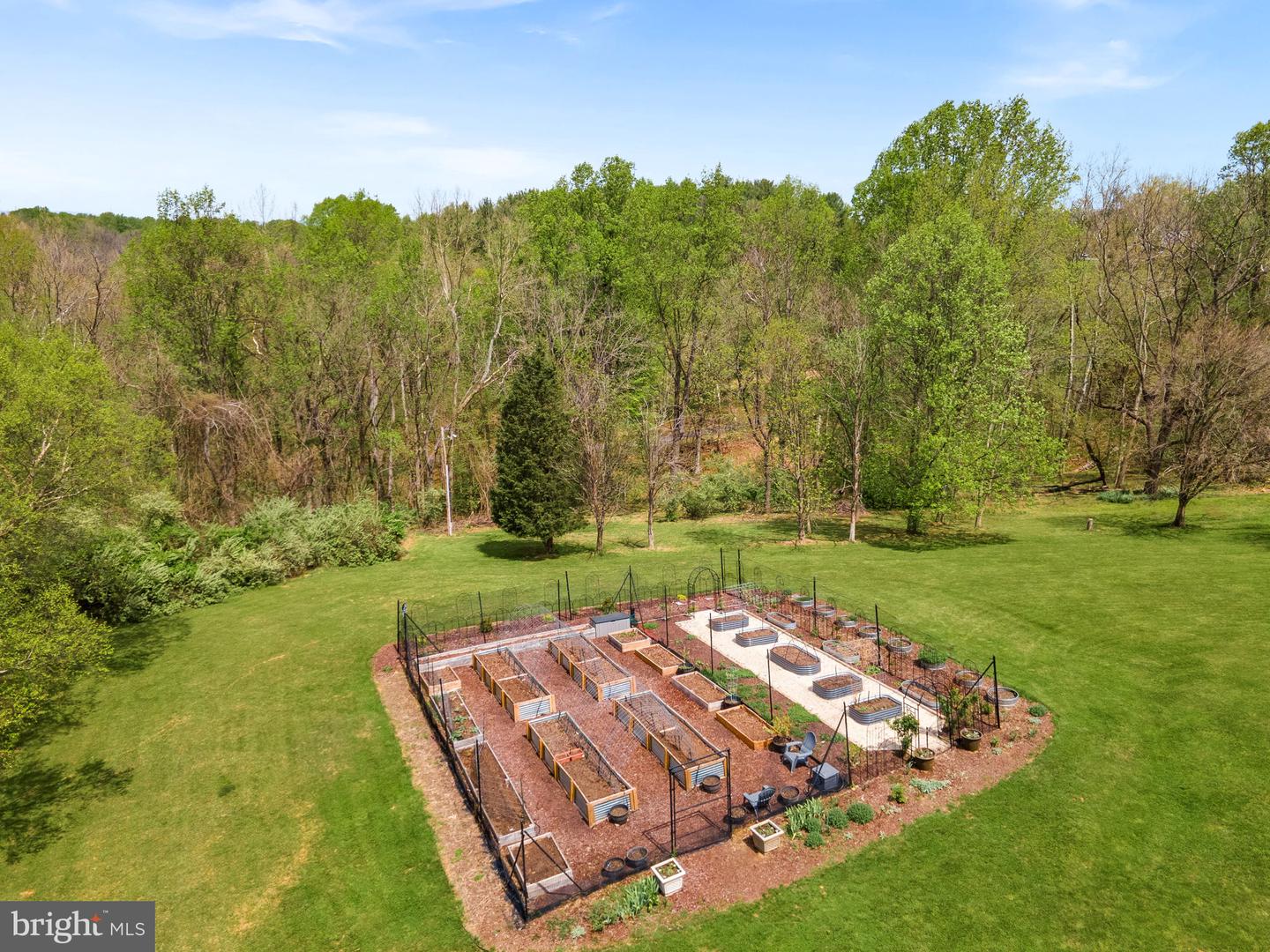 40220 HAYWOOD LN, LOVETTSVILLE, Virginia 20180, 3 Bedrooms Bedrooms, ,3 BathroomsBathrooms,Residential,For sale,40220 HAYWOOD LN,VALO2094902 MLS # VALO2094902