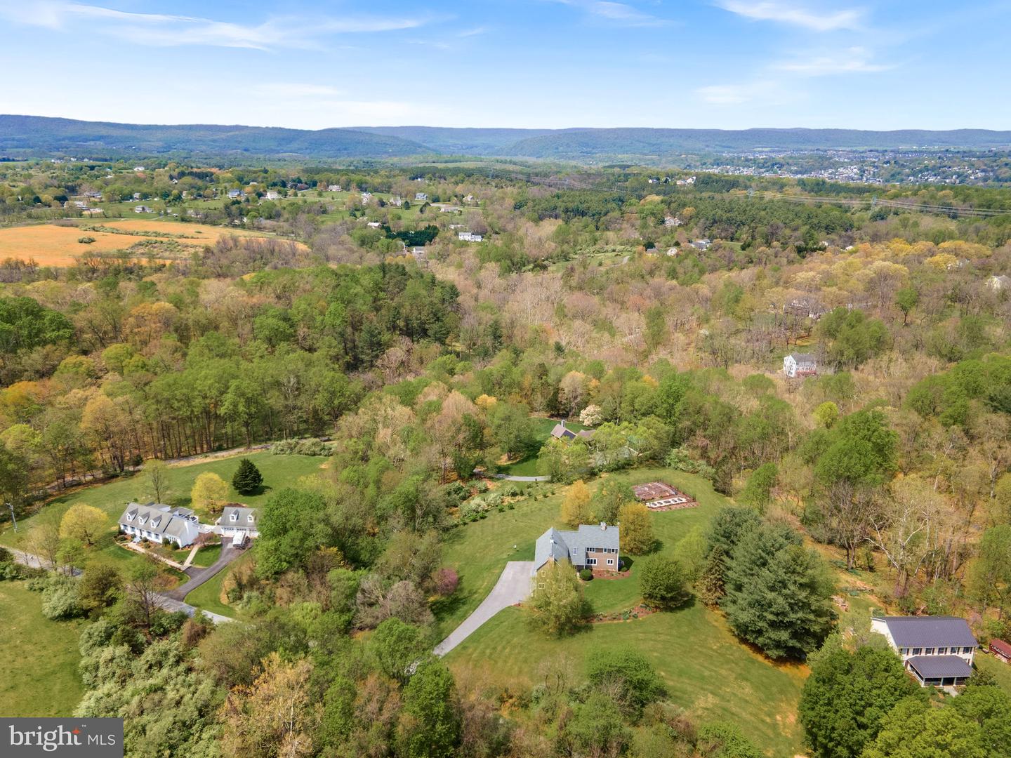 40220 HAYWOOD LN, LOVETTSVILLE, Virginia 20180, 3 Bedrooms Bedrooms, ,3 BathroomsBathrooms,Residential,For sale,40220 HAYWOOD LN,VALO2094902 MLS # VALO2094902