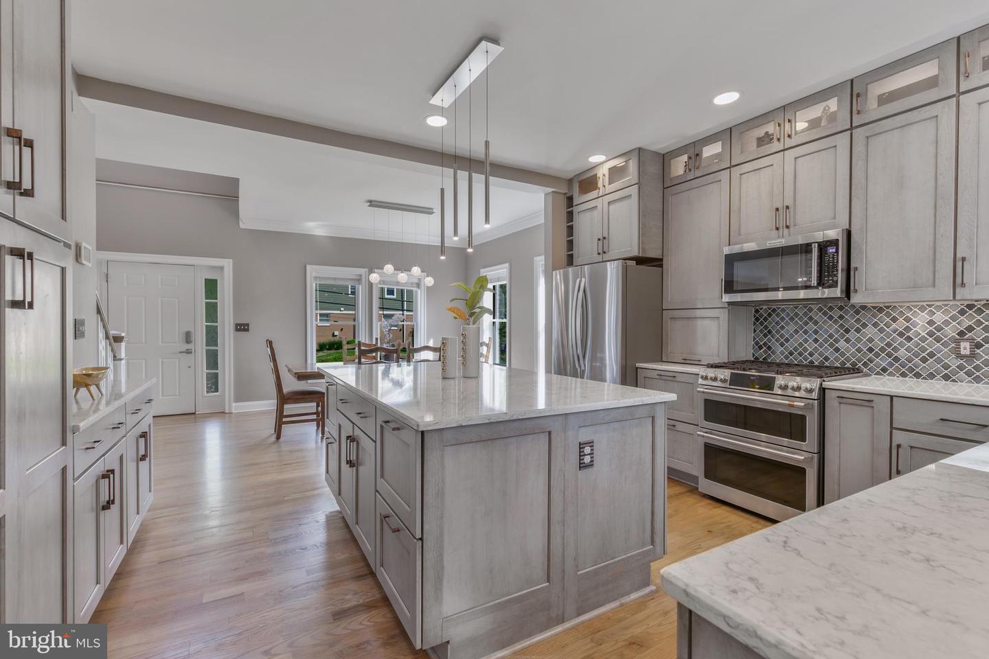 5204 20TH ST N, ARLINGTON, Virginia 22205, 5 Bedrooms Bedrooms, ,3 BathroomsBathrooms,Residential,For sale,5204 20TH ST N,VAAR2056670 MLS # VAAR2056670