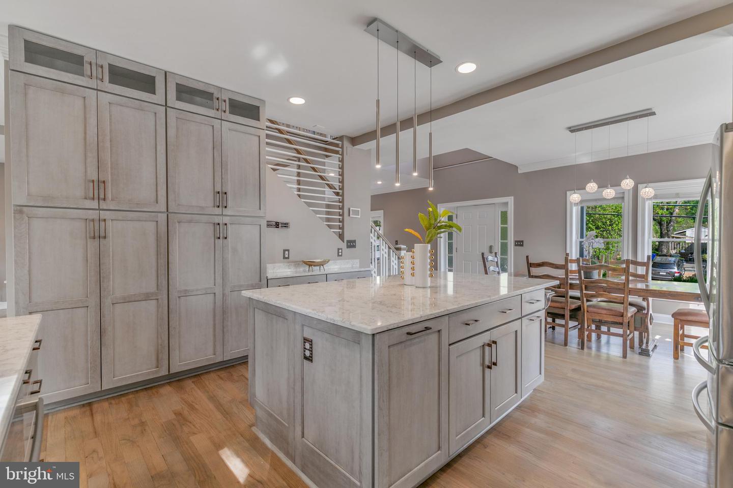 5204 20TH ST N, ARLINGTON, Virginia 22205, 5 Bedrooms Bedrooms, ,3 BathroomsBathrooms,Residential,For sale,5204 20TH ST N,VAAR2056670 MLS # VAAR2056670
