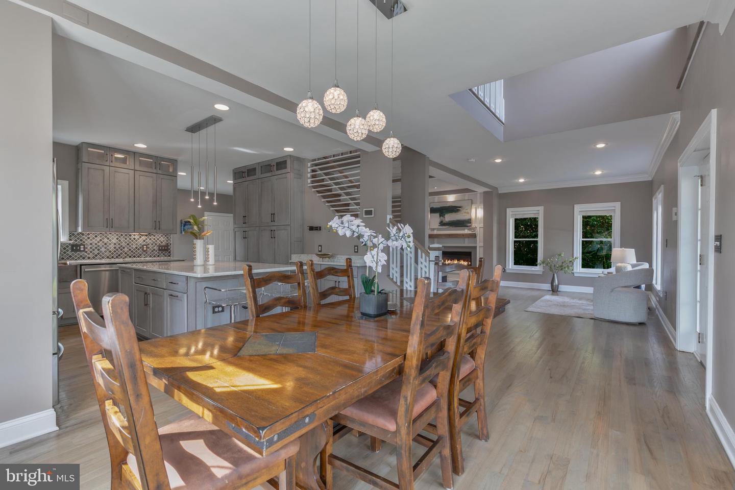 5204 20TH ST N, ARLINGTON, Virginia 22205, 5 Bedrooms Bedrooms, ,3 BathroomsBathrooms,Residential,For sale,5204 20TH ST N,VAAR2056670 MLS # VAAR2056670