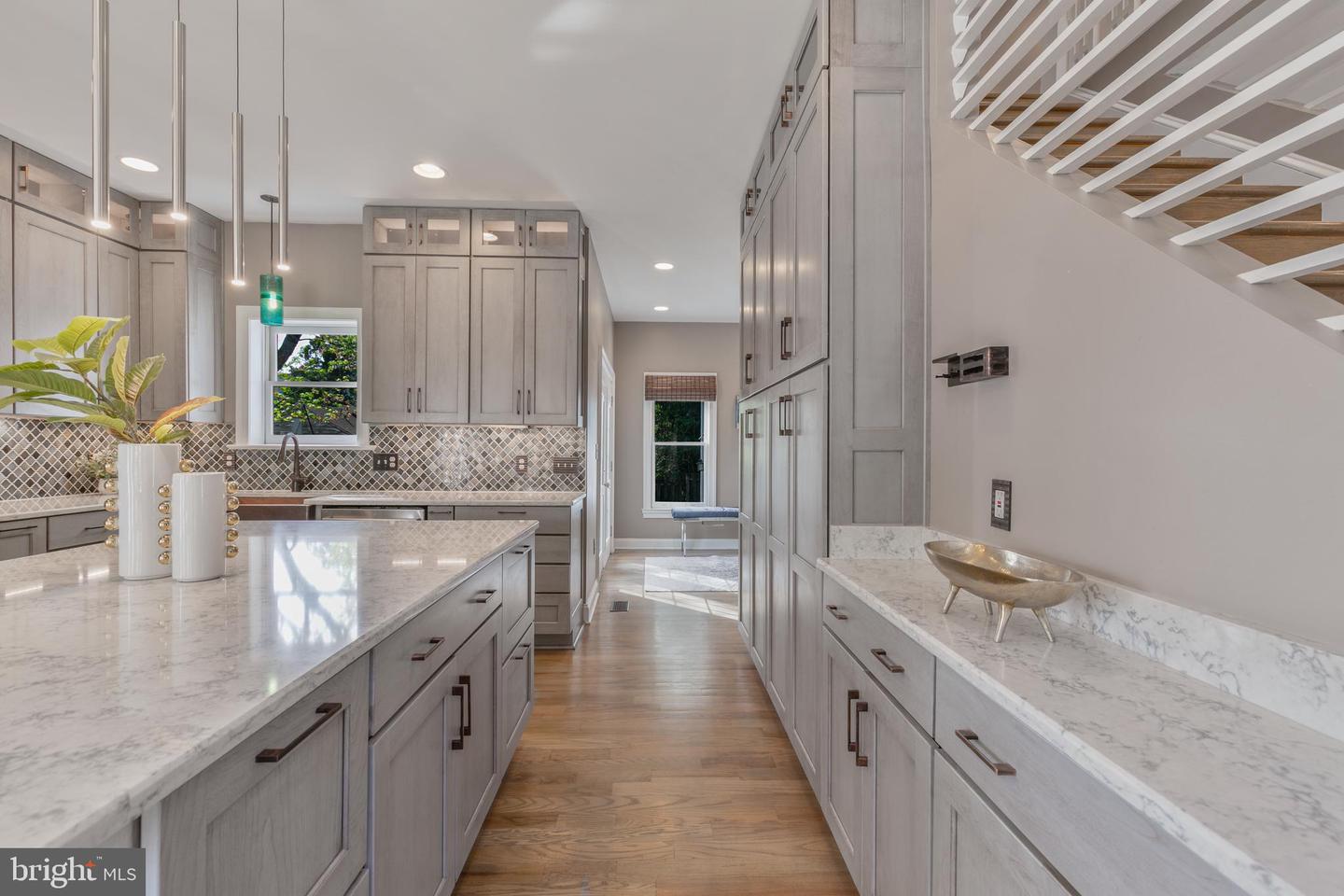 5204 20TH ST N, ARLINGTON, Virginia 22205, 5 Bedrooms Bedrooms, ,3 BathroomsBathrooms,Residential,For sale,5204 20TH ST N,VAAR2056670 MLS # VAAR2056670