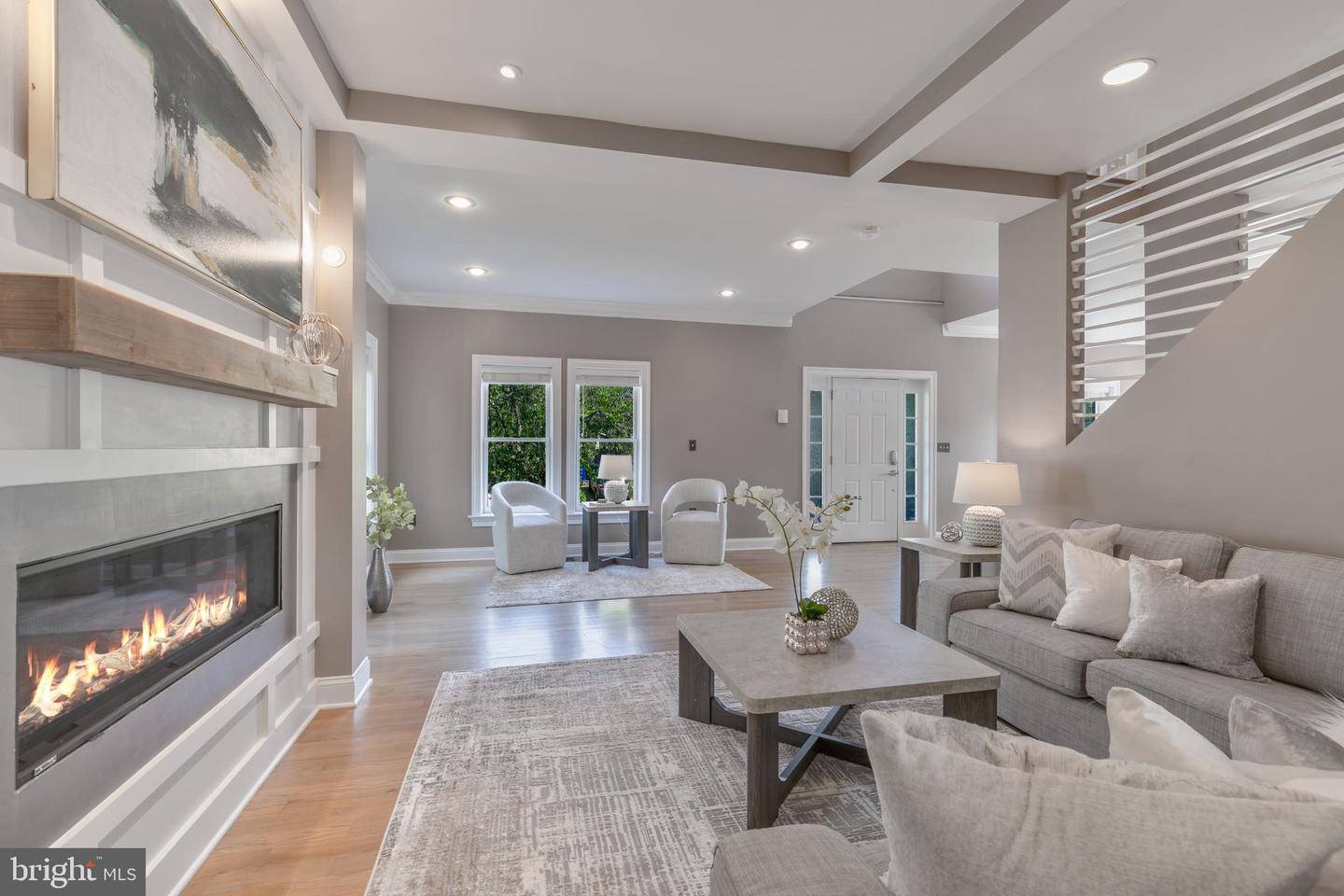 5204 20TH ST N, ARLINGTON, Virginia 22205, 5 Bedrooms Bedrooms, ,3 BathroomsBathrooms,Residential,For sale,5204 20TH ST N,VAAR2056670 MLS # VAAR2056670