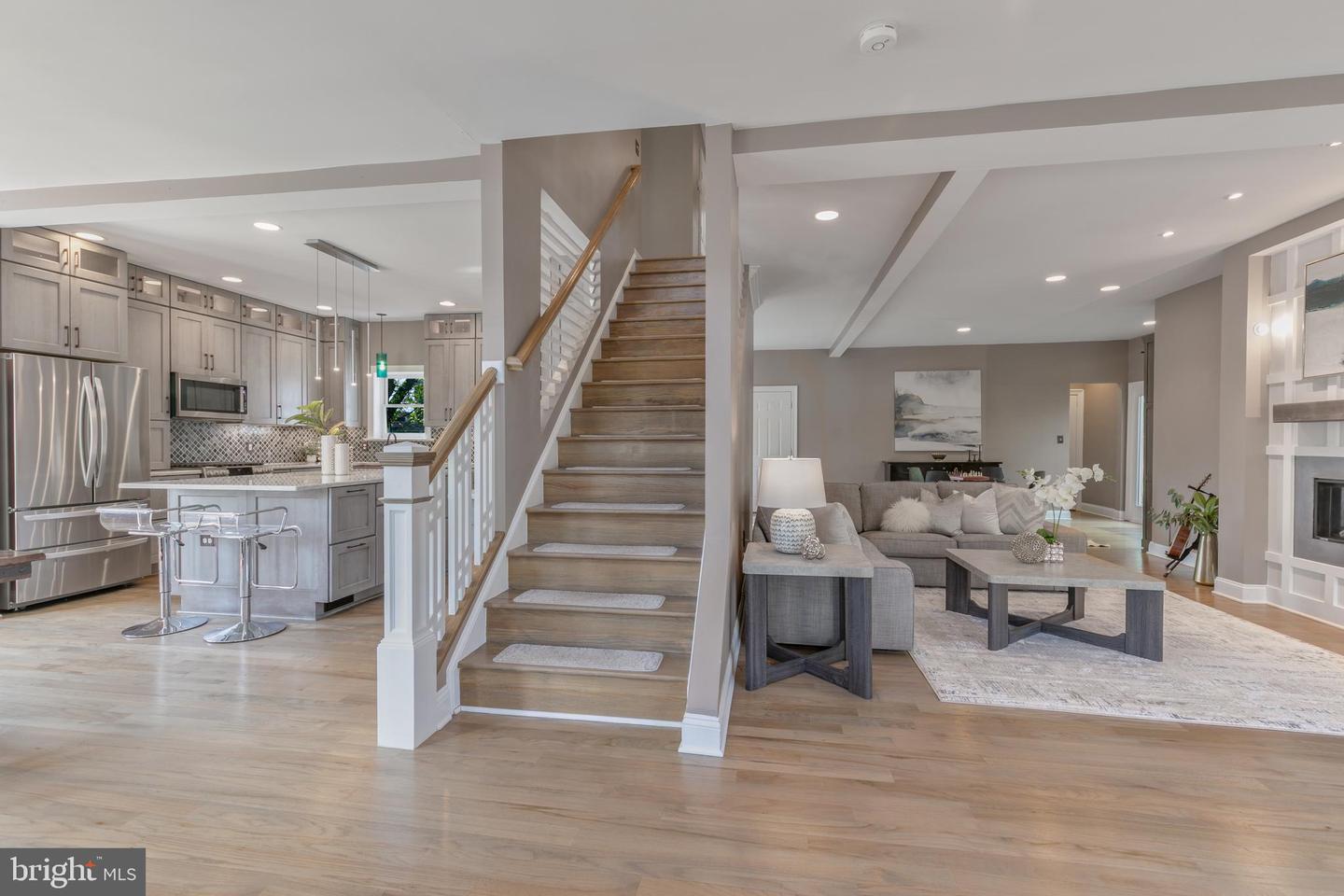 5204 20TH ST N, ARLINGTON, Virginia 22205, 5 Bedrooms Bedrooms, ,3 BathroomsBathrooms,Residential,For sale,5204 20TH ST N,VAAR2056670 MLS # VAAR2056670