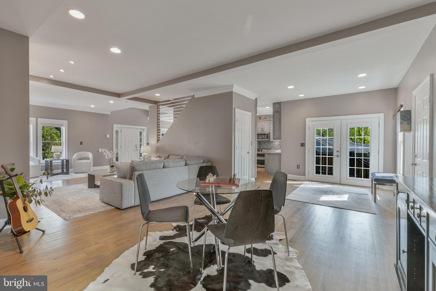 5204 20TH ST N, ARLINGTON, Virginia 22205, 5 Bedrooms Bedrooms, ,3 BathroomsBathrooms,Residential,For sale,5204 20TH ST N,VAAR2056670 MLS # VAAR2056670