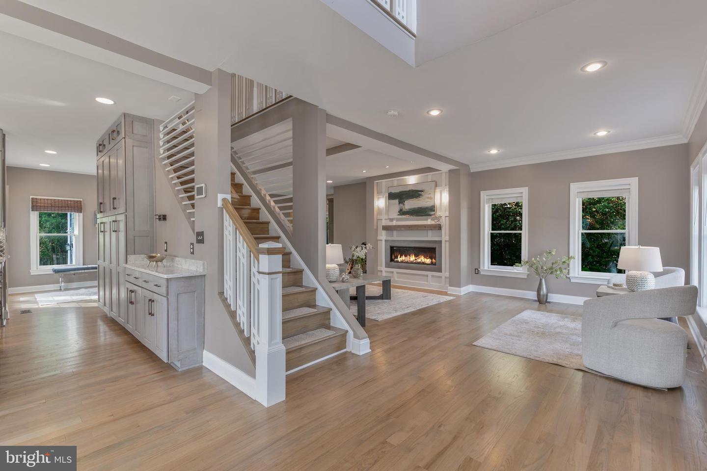 5204 20TH ST N, ARLINGTON, Virginia 22205, 5 Bedrooms Bedrooms, ,3 BathroomsBathrooms,Residential,For sale,5204 20TH ST N,VAAR2056670 MLS # VAAR2056670