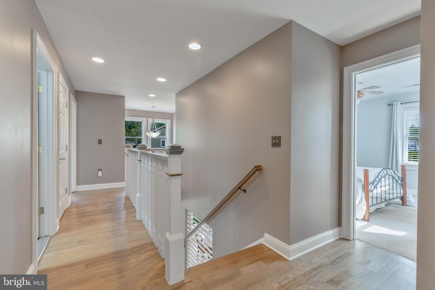 5204 20TH ST N, ARLINGTON, Virginia 22205, 5 Bedrooms Bedrooms, ,3 BathroomsBathrooms,Residential,For sale,5204 20TH ST N,VAAR2056670 MLS # VAAR2056670