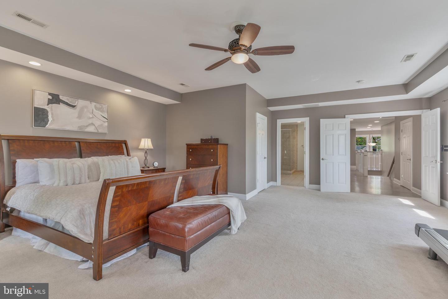 5204 20TH ST N, ARLINGTON, Virginia 22205, 5 Bedrooms Bedrooms, ,3 BathroomsBathrooms,Residential,For sale,5204 20TH ST N,VAAR2056670 MLS # VAAR2056670