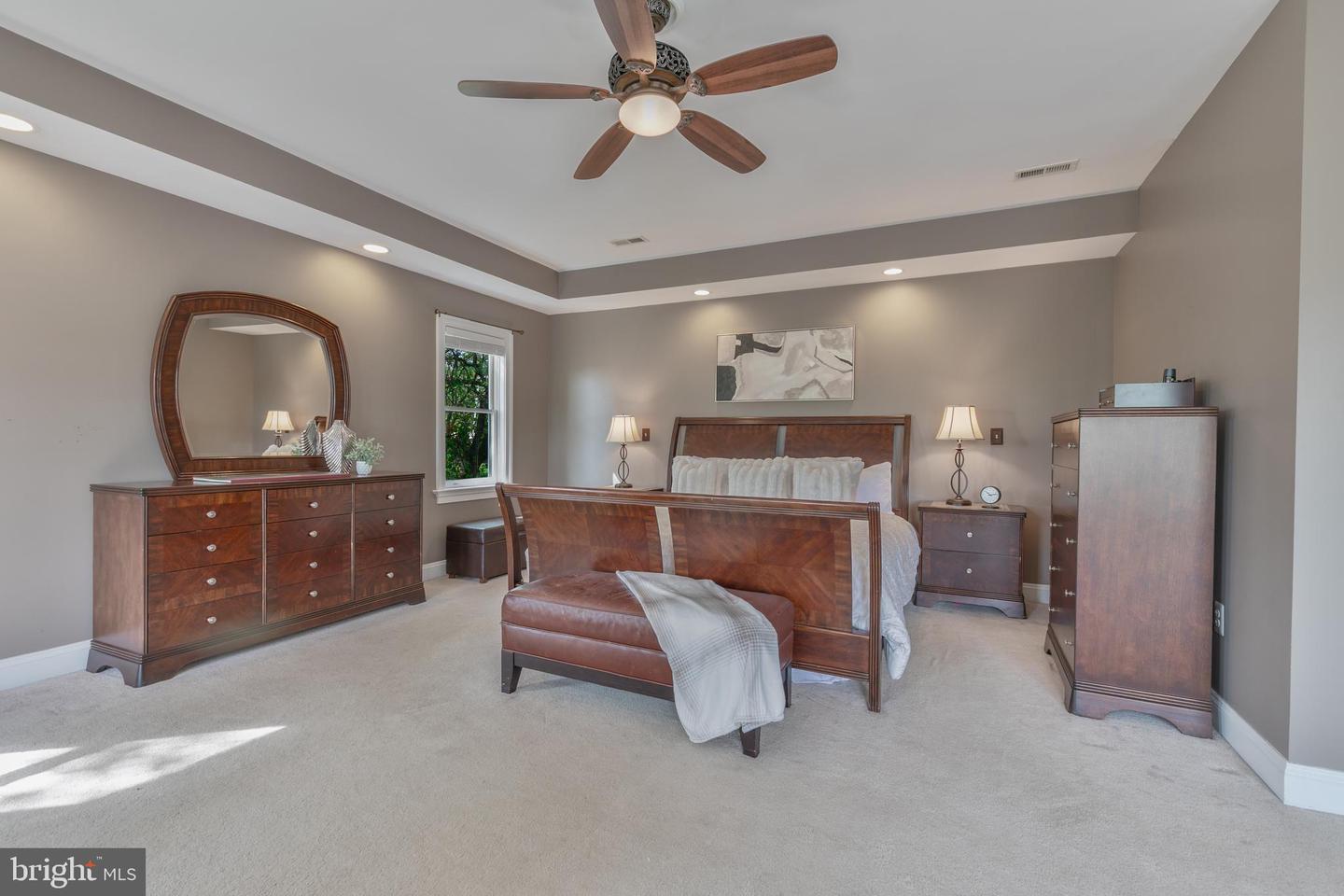 5204 20TH ST N, ARLINGTON, Virginia 22205, 5 Bedrooms Bedrooms, ,3 BathroomsBathrooms,Residential,For sale,5204 20TH ST N,VAAR2056670 MLS # VAAR2056670