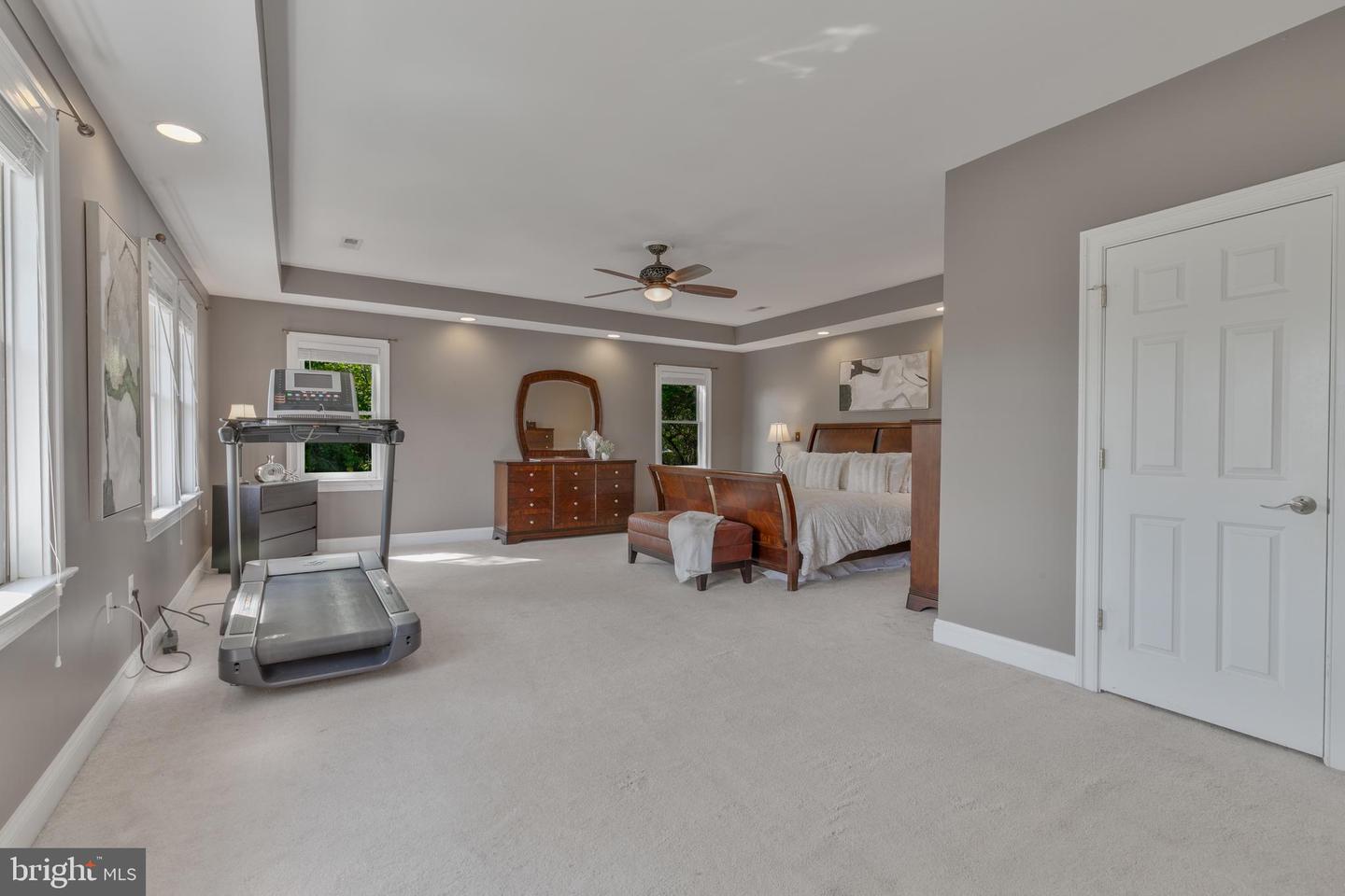 5204 20TH ST N, ARLINGTON, Virginia 22205, 5 Bedrooms Bedrooms, ,3 BathroomsBathrooms,Residential,For sale,5204 20TH ST N,VAAR2056670 MLS # VAAR2056670