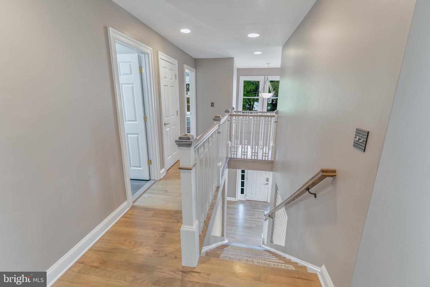 5204 20TH ST N, ARLINGTON, Virginia 22205, 5 Bedrooms Bedrooms, ,3 BathroomsBathrooms,Residential,For sale,5204 20TH ST N,VAAR2056670 MLS # VAAR2056670