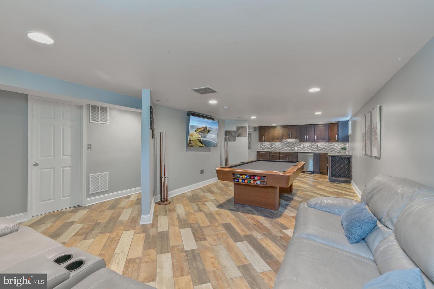 5204 20TH ST N, ARLINGTON, Virginia 22205, 5 Bedrooms Bedrooms, ,3 BathroomsBathrooms,Residential,For sale,5204 20TH ST N,VAAR2056670 MLS # VAAR2056670