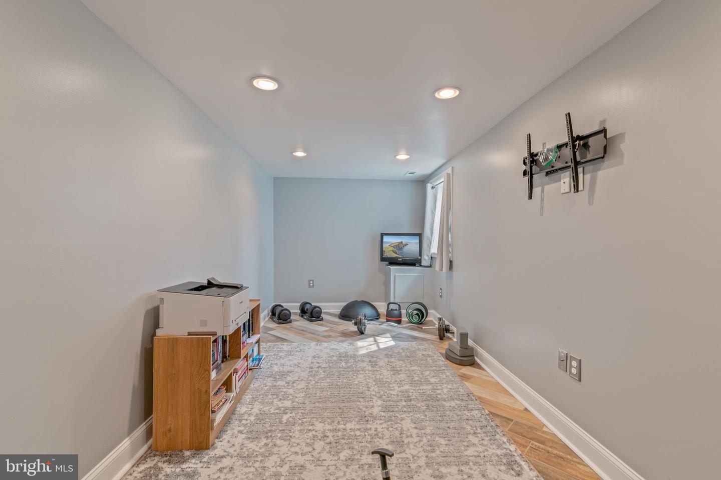 5204 20TH ST N, ARLINGTON, Virginia 22205, 5 Bedrooms Bedrooms, ,3 BathroomsBathrooms,Residential,For sale,5204 20TH ST N,VAAR2056670 MLS # VAAR2056670