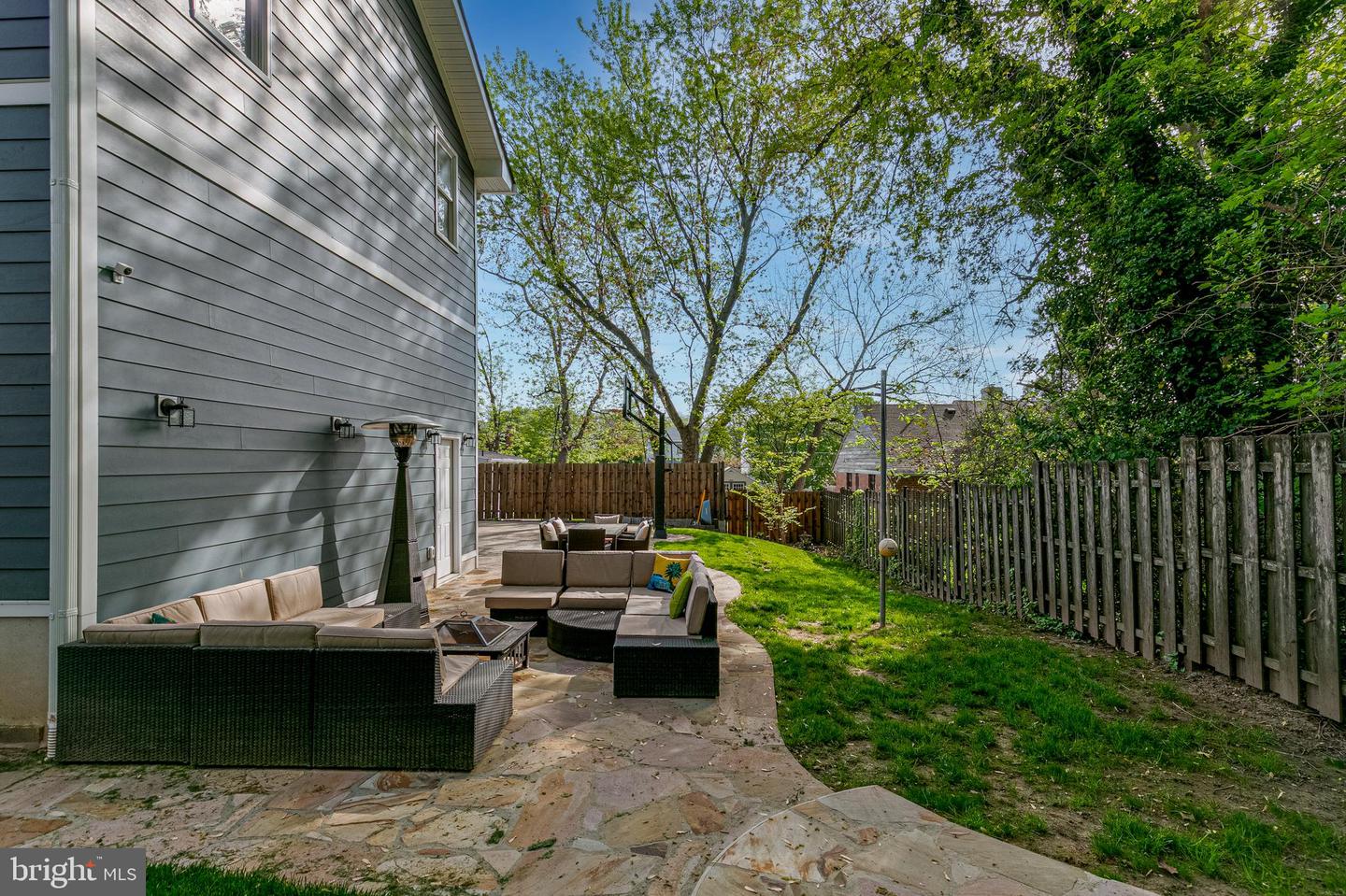 5204 20TH ST N, ARLINGTON, Virginia 22205, 5 Bedrooms Bedrooms, ,3 BathroomsBathrooms,Residential,For sale,5204 20TH ST N,VAAR2056670 MLS # VAAR2056670