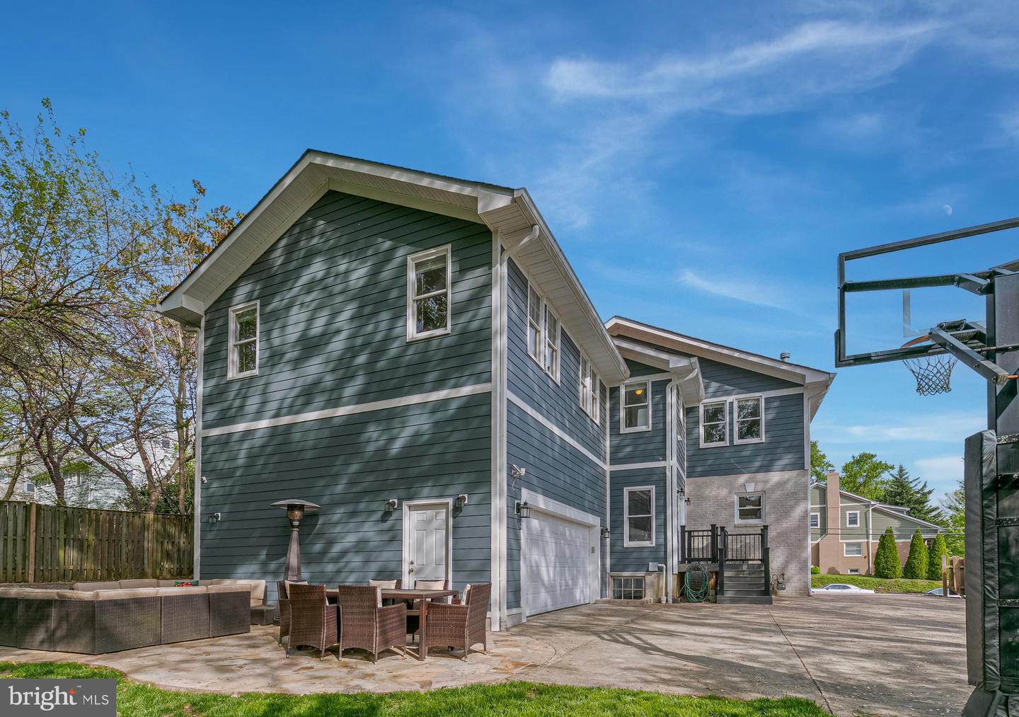 5204 20TH ST N, ARLINGTON, Virginia 22205, 5 Bedrooms Bedrooms, ,3 BathroomsBathrooms,Residential,For sale,5204 20TH ST N,VAAR2056670 MLS # VAAR2056670