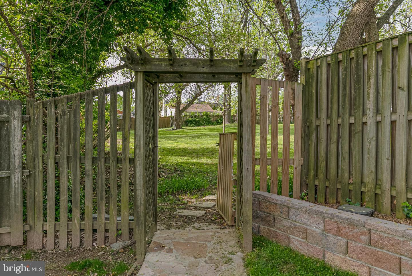5204 20TH ST N, ARLINGTON, Virginia 22205, 5 Bedrooms Bedrooms, ,3 BathroomsBathrooms,Residential,For sale,5204 20TH ST N,VAAR2056670 MLS # VAAR2056670