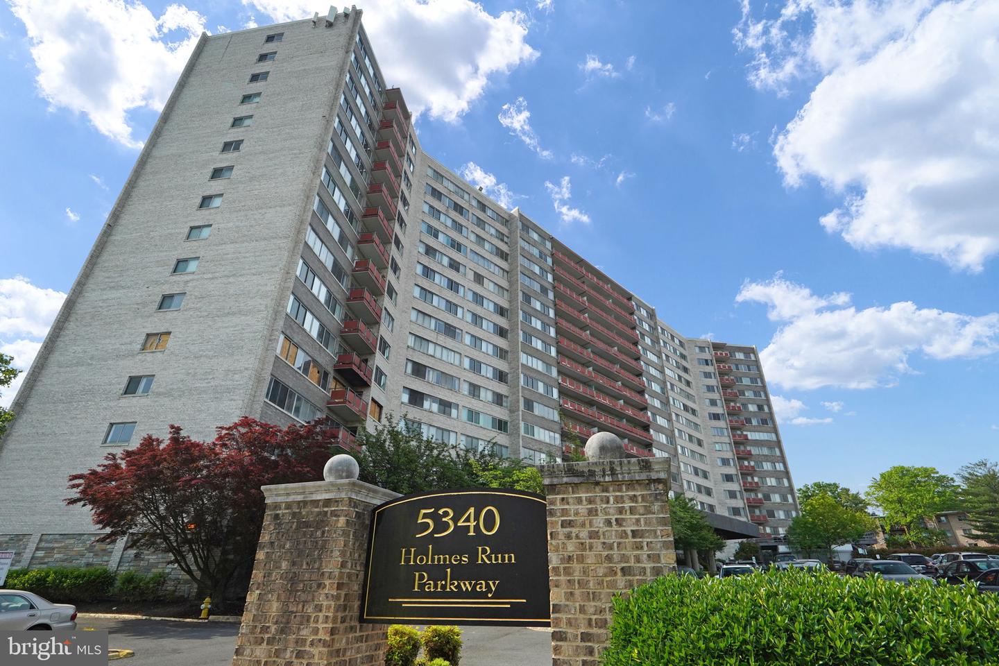 5340 HOLMES RUN PKWY #1503, ALEXANDRIA, Virginia 22304, 1 Bedroom Bedrooms, ,1 BathroomBathrooms,Residential,For sale,5340 HOLMES RUN PKWY #1503,VAAX2044668 MLS # VAAX2044668