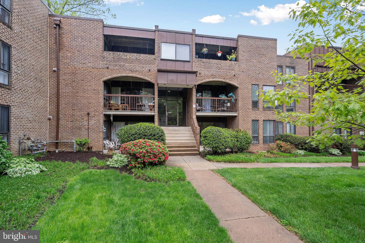 11208 CHESTNUT GROVE SQ #112, RESTON, Virginia 20190, 2 Bedrooms Bedrooms, 6 Rooms Rooms,1 BathroomBathrooms,Residential,For sale,11208 CHESTNUT GROVE SQ #112,VAFX2236940 MLS # VAFX2236940