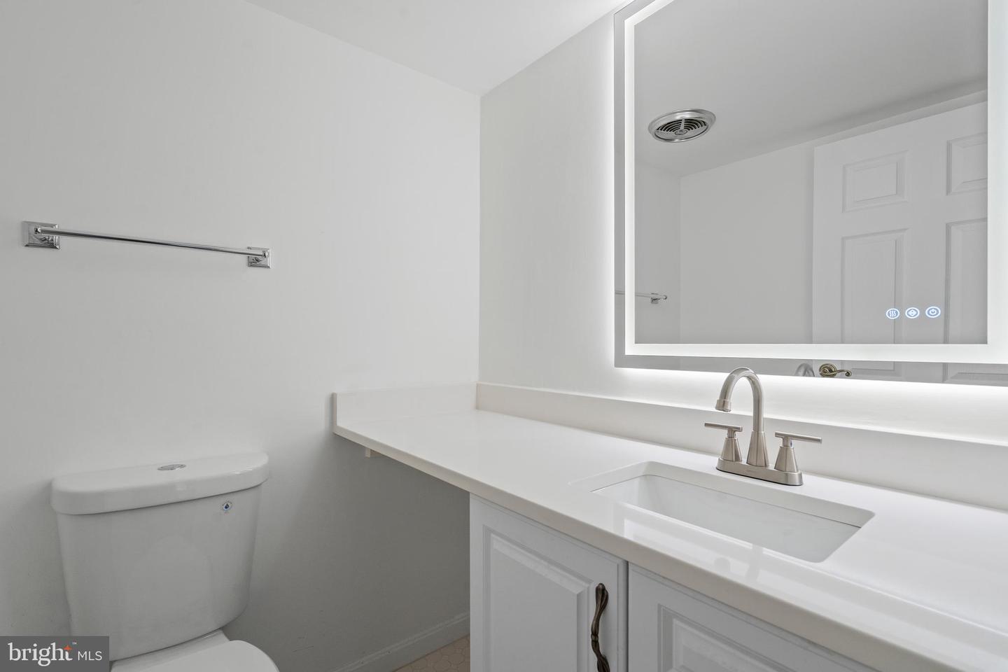 11208 CHESTNUT GROVE SQ #112, RESTON, Virginia 20190, 2 Bedrooms Bedrooms, 6 Rooms Rooms,1 BathroomBathrooms,Residential,For sale,11208 CHESTNUT GROVE SQ #112,VAFX2236940 MLS # VAFX2236940