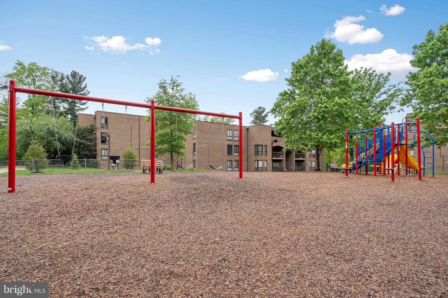 11208 CHESTNUT GROVE SQ #112, RESTON, Virginia 20190, 2 Bedrooms Bedrooms, 6 Rooms Rooms,1 BathroomBathrooms,Residential,For sale,11208 CHESTNUT GROVE SQ #112,VAFX2236940 MLS # VAFX2236940