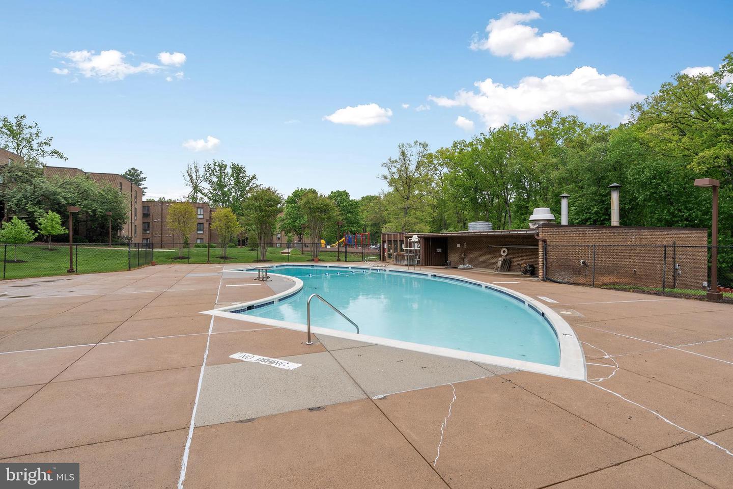 11208 CHESTNUT GROVE SQ #112, RESTON, Virginia 20190, 2 Bedrooms Bedrooms, 6 Rooms Rooms,1 BathroomBathrooms,Residential,For sale,11208 CHESTNUT GROVE SQ #112,VAFX2236940 MLS # VAFX2236940