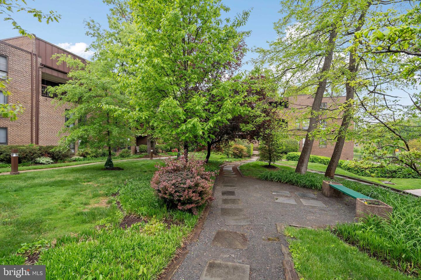 11208 CHESTNUT GROVE SQ #112, RESTON, Virginia 20190, 2 Bedrooms Bedrooms, 6 Rooms Rooms,1 BathroomBathrooms,Residential,For sale,11208 CHESTNUT GROVE SQ #112,VAFX2236940 MLS # VAFX2236940
