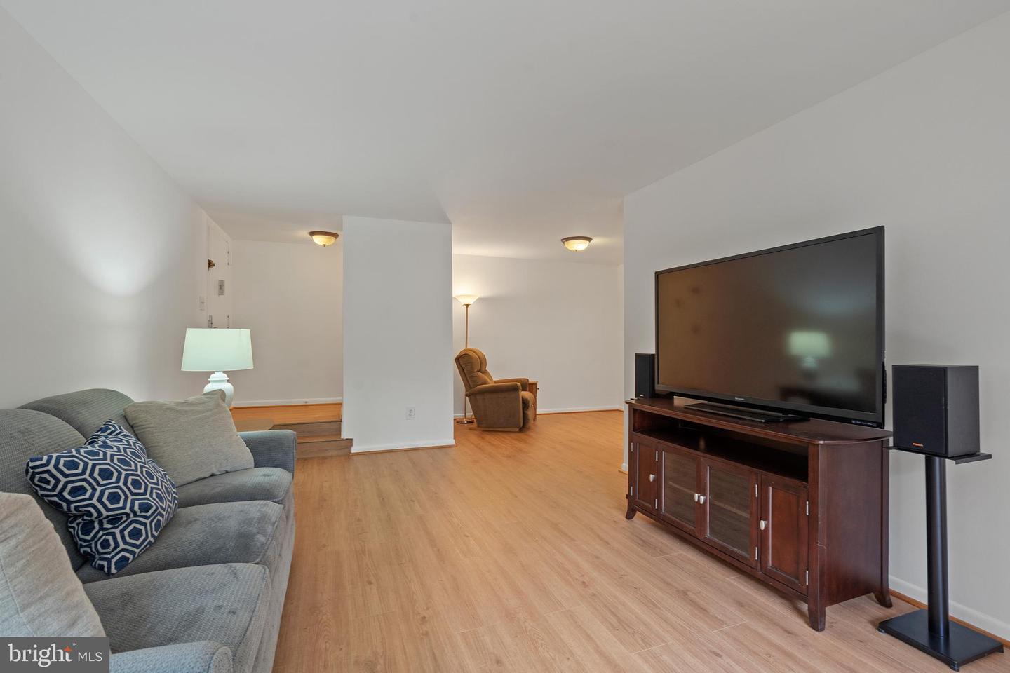 11208 CHESTNUT GROVE SQ #112, RESTON, Virginia 20190, 2 Bedrooms Bedrooms, 6 Rooms Rooms,1 BathroomBathrooms,Residential,For sale,11208 CHESTNUT GROVE SQ #112,VAFX2236940 MLS # VAFX2236940