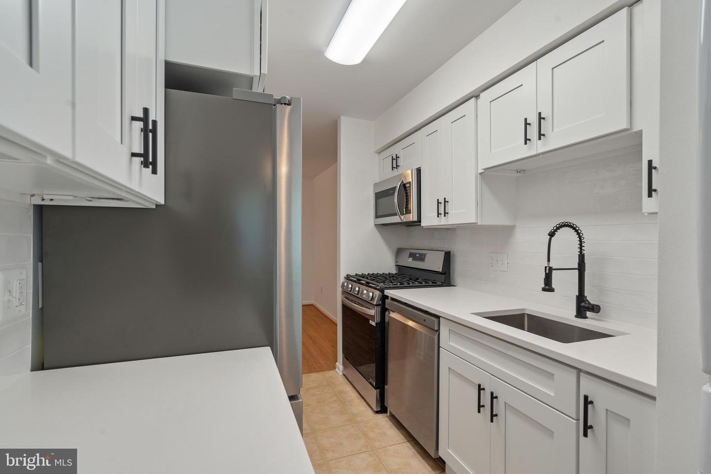 11208 CHESTNUT GROVE SQ #112, RESTON, Virginia 20190, 2 Bedrooms Bedrooms, 6 Rooms Rooms,1 BathroomBathrooms,Residential,For sale,11208 CHESTNUT GROVE SQ #112,VAFX2236940 MLS # VAFX2236940