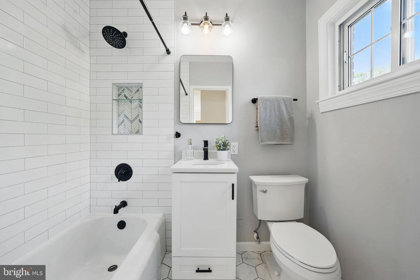 3438 MARTHA CUSTIS DR, ALEXANDRIA, Virginia 22302, 1 Bedroom Bedrooms, ,1 BathroomBathrooms,Residential,For sale,3438 MARTHA CUSTIS DR,VAAX2044706 MLS # VAAX2044706